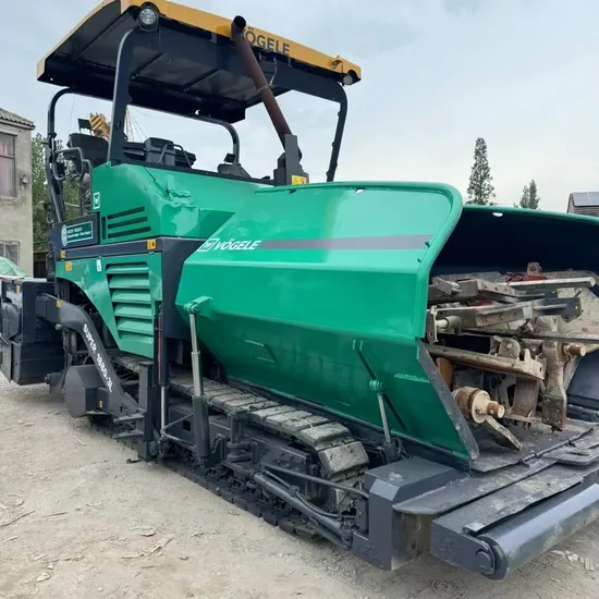 XCMG 1880-3L Asphalt Paver product photo