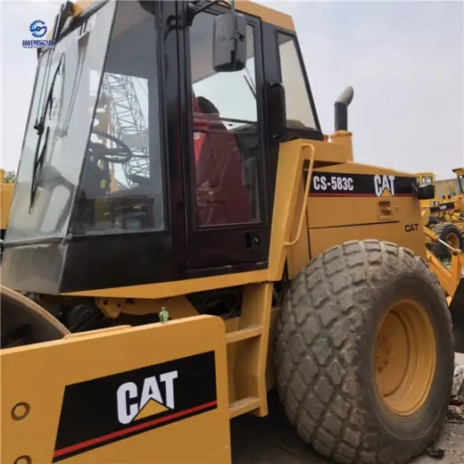 CAT CS583 Road Roller